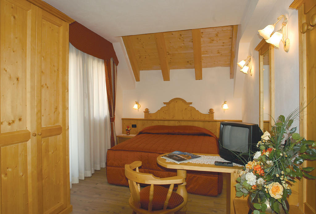 Rifugio Passo Staulanza Zoldo Alto Phòng bức ảnh